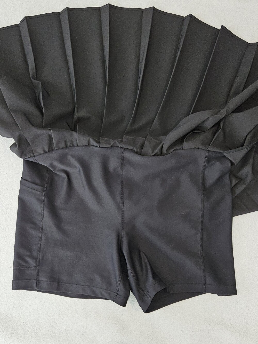 Old Navy Black Athletic Skort – Women's Large – Excellent Pre-Owned Condition - Picture 4 of 10